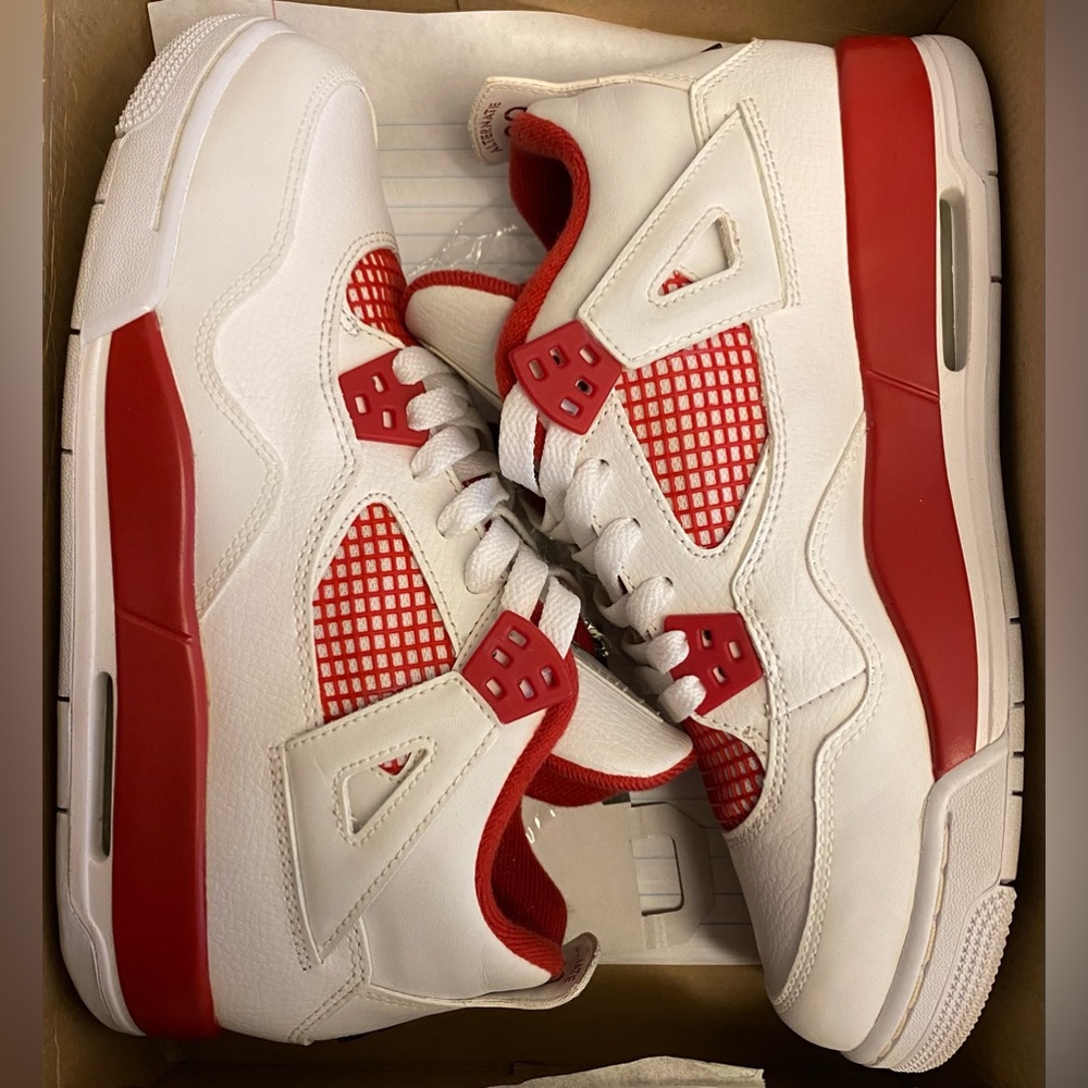Jordan 4s